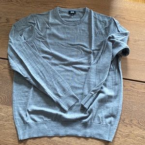 Uniqlo gray sweater